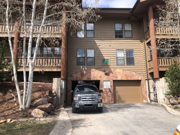 Parking in front of building
- Happy Pinebrook Condo (Park City)