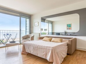 1 chambre, fer et planche à repasser, Internet gratuit
