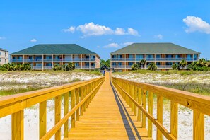 Exterior - Vibrant Island Gem W/ Private Balcony, Free WiFi, Beach Access & Shared Pools (Dauphin Island)