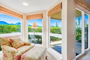 Interior - Mountain-view retreat with 2 suites, pool & hot tub - near restaurants & beaches (Princeville)