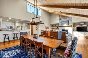 Dining - Luxury Modern Mountain Home Oasis, Sleeps 10! (Alto)
