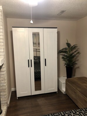 Interior - Cozy Studio Guest Suite (Ames)