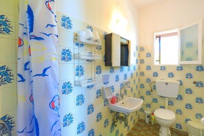 Shower, towels