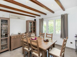 Dining - Beautiful private villa for 6 guests with WIFI, A/C, private pool, TV, patio and panoramic view (Calonge)