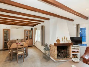 Interior - Beautiful private villa for 6 guests with WIFI, A/C, private pool, TV, patio and panoramic view (Calonge)