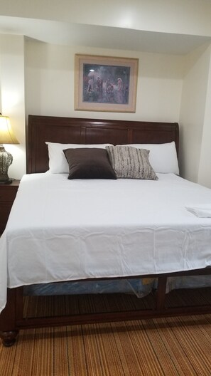 2 habitaciones, tabla de planchar con plancha y cuna de viaje 