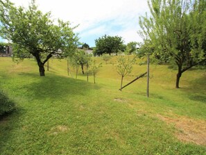 Property grounds - Beautiful apartment for 3 people with WIFI, TV and patio (Germignaga)