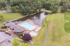 Exterior - Cozy w Fireplace, Fire Pit, Wifi & Pool Access (Hedgesville)