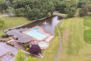 Exterior - Cozy w Fireplace, Fire Pit, Wifi & Pool Access (Hedgesville)