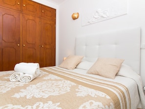 2 habitaciones, tabla de planchar con plancha y acceso a internet