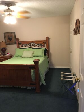 2 bedrooms, iron/ironing board, WiFi, bed sheets