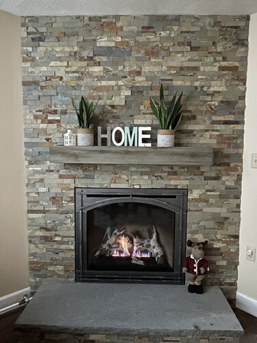 Cozy White Mountain Townhouse / Fireplace Sleep 6 / Near Loon