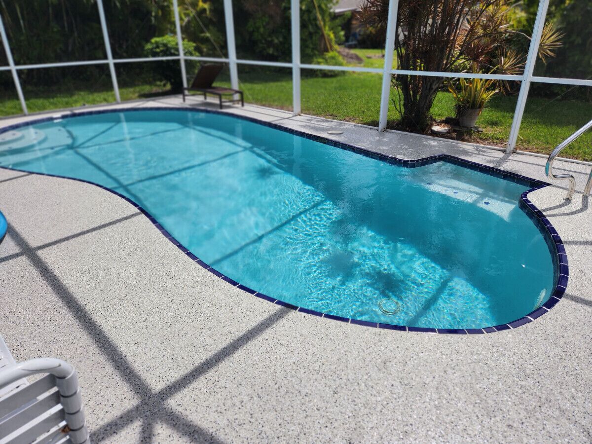 Lämmitetty uima-allas