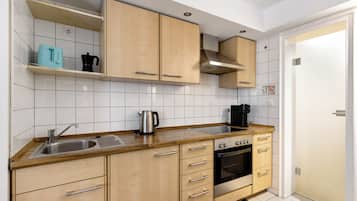 Kühlschrank, Ofen, Herdplatte, Geschirrspüler