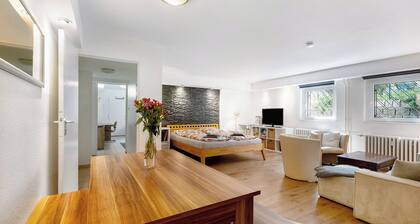 Zentral und ruhig gelegendes Messe Apartment Berlin mit Garten, Terrasse und WLAN