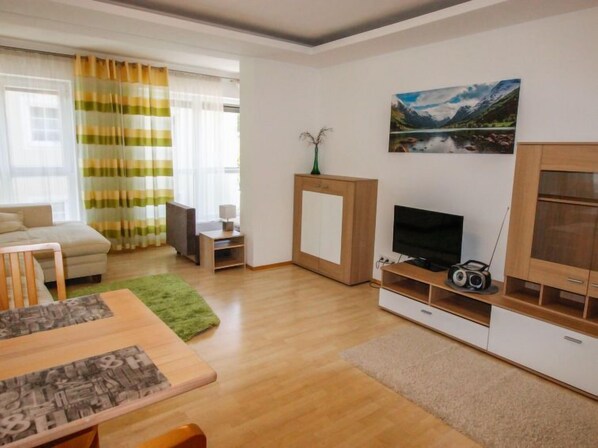 TV - Apartment Anja by Interhome (Saalfelden am Steinernen Meer)