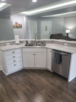 Fridge, microwave, oven, stovetop - Downtown Tell City Upstairs Rental 2 Bed 2 Bath Wifi 30 minutes to Holiday World (Tell City)