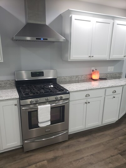 Downtown Tell City Upstairs Rental 2 Bed 2 Bath Wifi 30 minutes to Holiday World