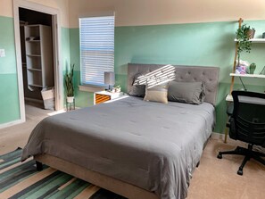 5 bedrooms, iron/ironing board, free WiFi, bed sheets