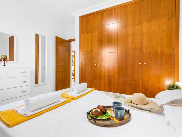 2 bedrooms, Internet, bed sheets