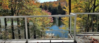 Summit Cottage on Kawagama Lake