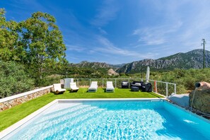 Pool - Country House by the Lake with Heated Private Pool, Lake & Mountain Views, Garden (Dorgali)