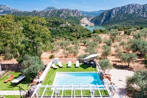Pool - Country House by the Lake with Heated Private Pool, Lake & Mountain Views, Garden (Dorgali)