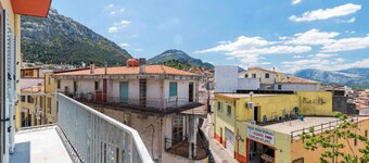 Appartamento Castula con vista sulle montagne, balcone, A/C e Wi-Fi