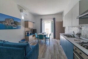 Fridge, oven, stovetop, dishwasher - Apartment Blu with Mountain View, Balcony, A/C & Wi-Fi (DORGALI)