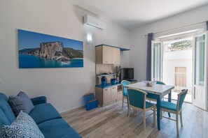 TV - Apartment Blu with Mountain View, Balcony, A/C & Wi-Fi (DORGALI)