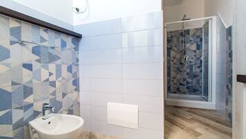 Doccia, asciugacapelli, asciugamani