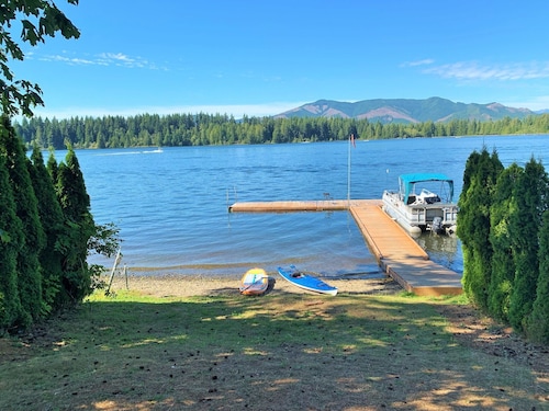 Lake Nahwatzel Resort, Cabin #2, Shared Dock just steps away! Now with WIFI!