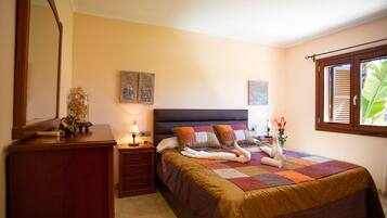 2 chambres, fer et planche Ă repasser, Wi-Fi gratuit, draps fournis