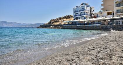 Medusa Residence 3 bdr Apartment - 100m from the beach