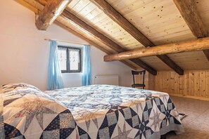 2 bedrooms, bed sheets