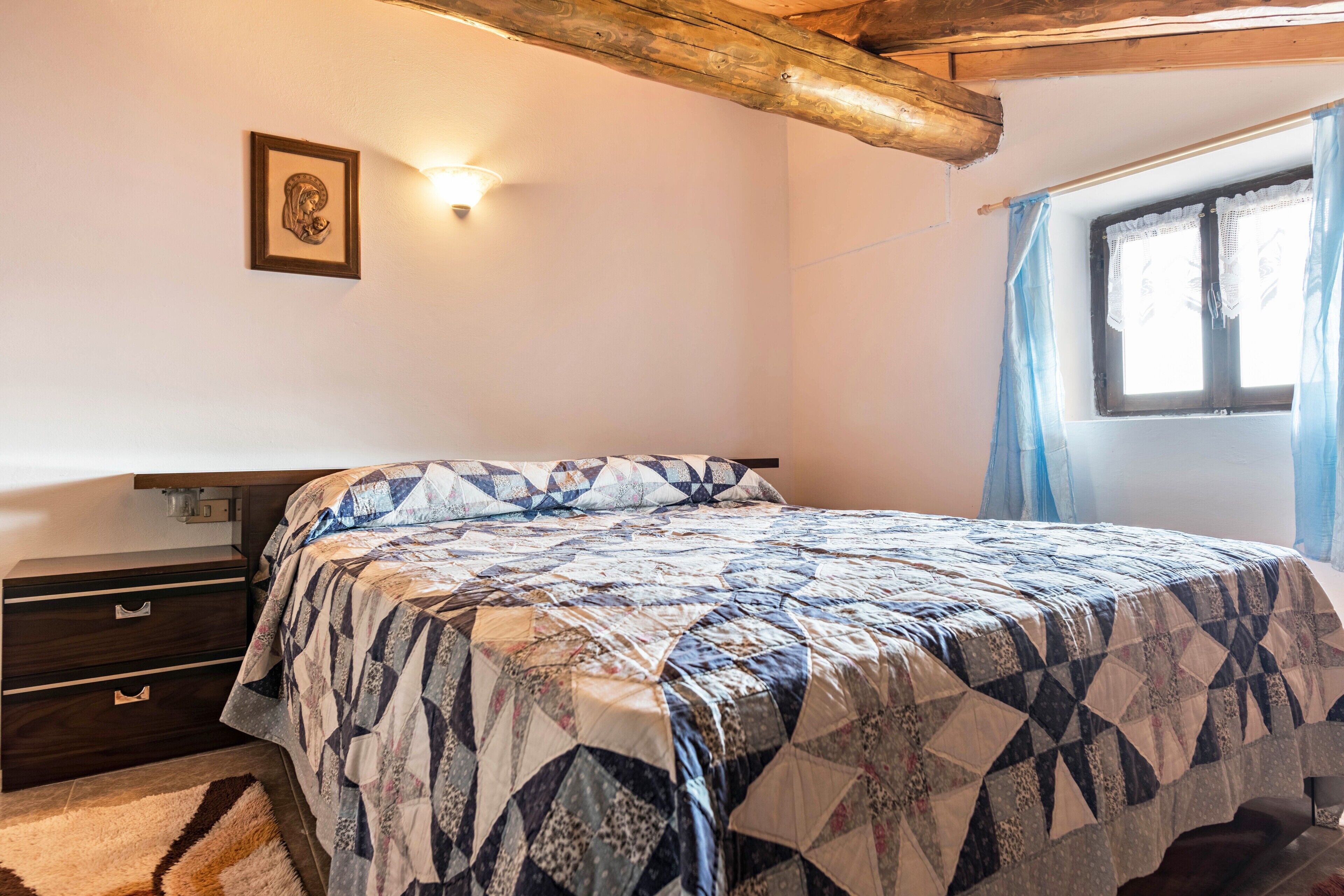 2 bedrooms, bed sheets