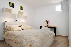 2 sovrum, strykjärn/strykbräda, gratis wi-fi och sängkläder