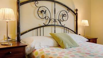 3 slaapkamers, een strijkplank/strijkijzer, gratis wifi, beddengoed