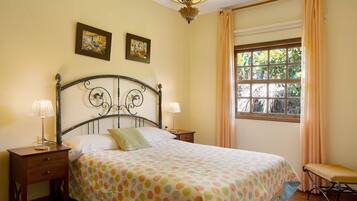 3 sovrum, strykjärn/strykbräda, gratis wi-fi och sängkläder