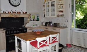 Réfrigérateur, micro-ondes, four, lave-vaisselle