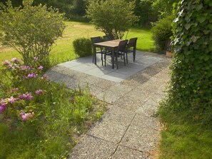 Outdoor dining - Ferienwohnung Wiesengrund (Glücksburg (Ostsee))