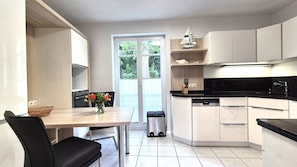 Frigorifero, microonde, forno, lavastoviglie