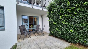 Unclassified image, 4 of 24, button