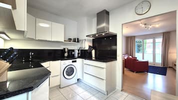 Fridge, microwave, oven, dishwasher
