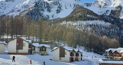 Chalet mitoyen de standing avec piscine, sauna, hammam, parking, aux pieds des pistes