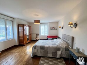 5 chambres, accès au Wi-Fi (inclus)