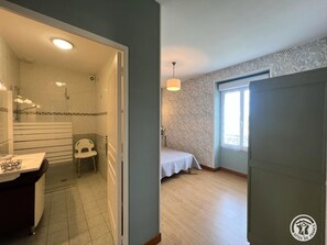 5 bedrooms, free WiFi