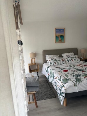 2 bedrooms, iron/ironing board, travel cot, free WiFi