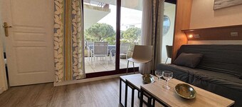 Cozy 4-person apartment in La Rochelle with pool