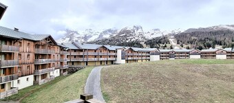 Apartment for 8 with balcony, near shops and slopes, ski locker